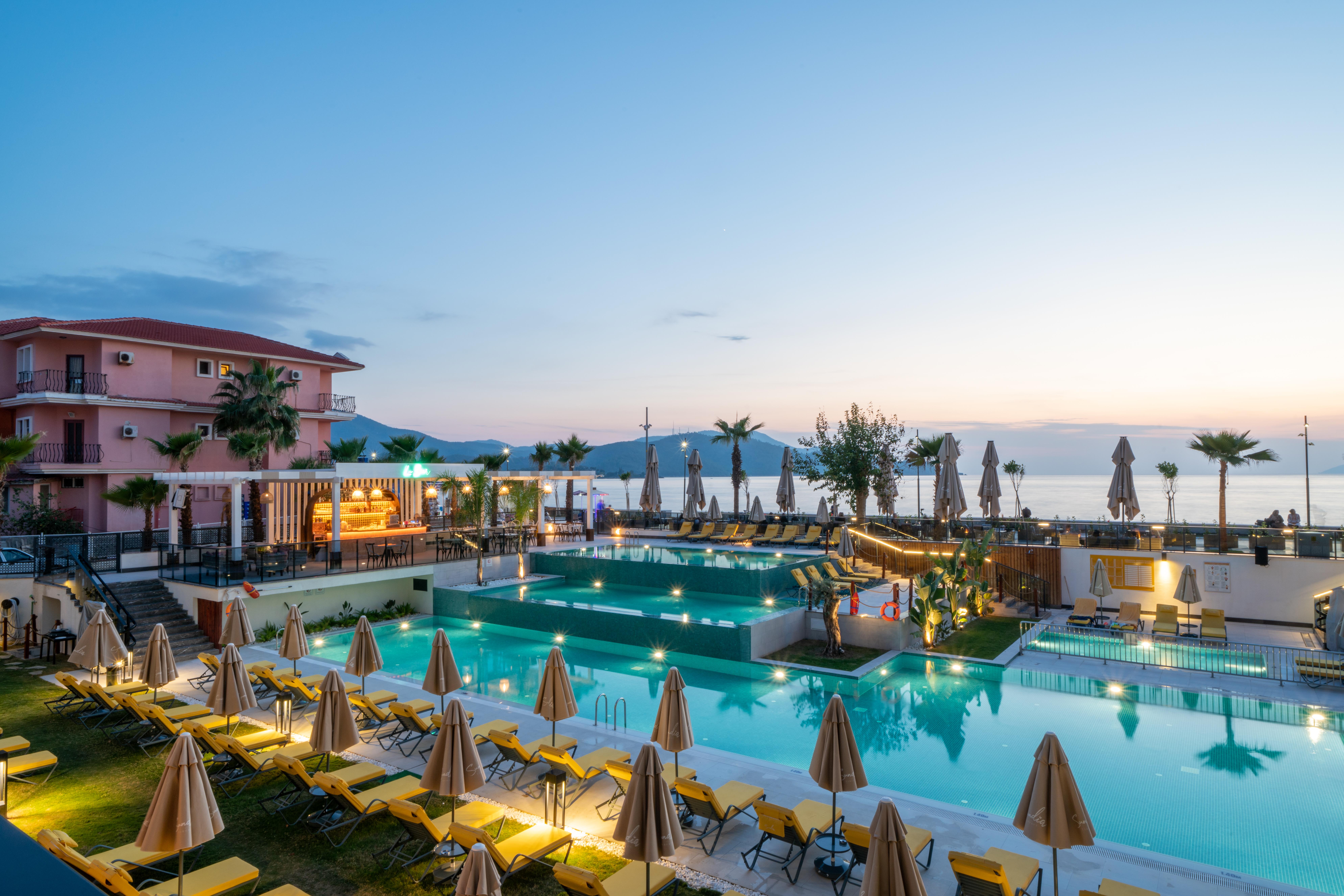 Sundia by Liberty Fethiye Otel Dış mekan fotoğraf The resort's main pool