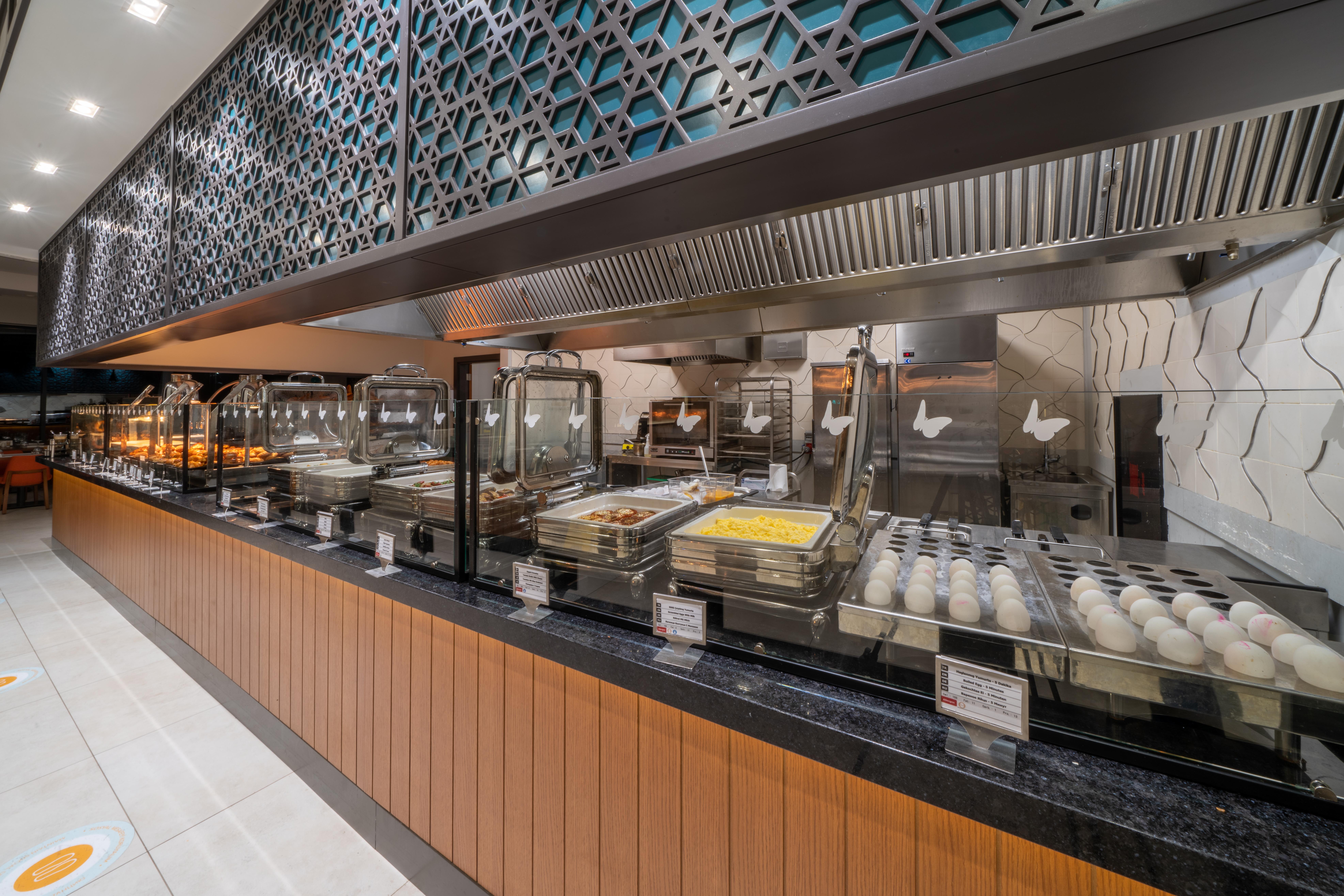 Sundia by Liberty Fethiye Otel Dış mekan fotoğraf A buffet at the airport