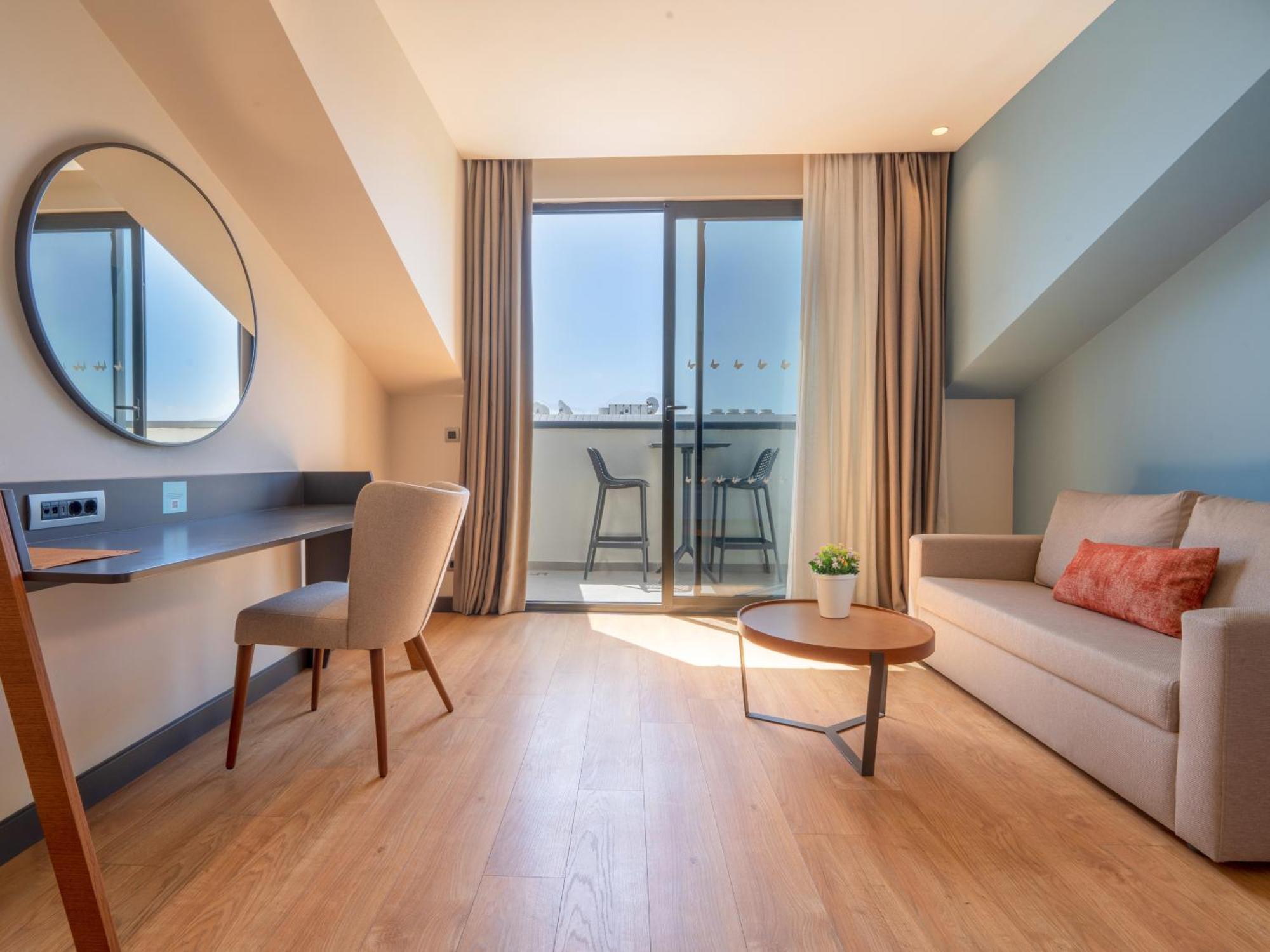 Sundia by Liberty Fethiye Otel Dış mekan fotoğraf A room at the hotel